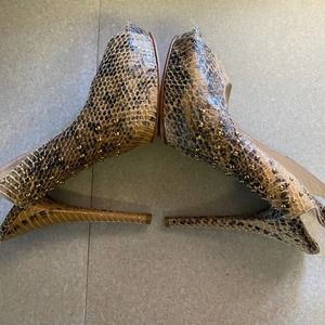 Zigi ny Urgent Snakeskin Leather Gold Studded Sling Back Prom Wedding He…